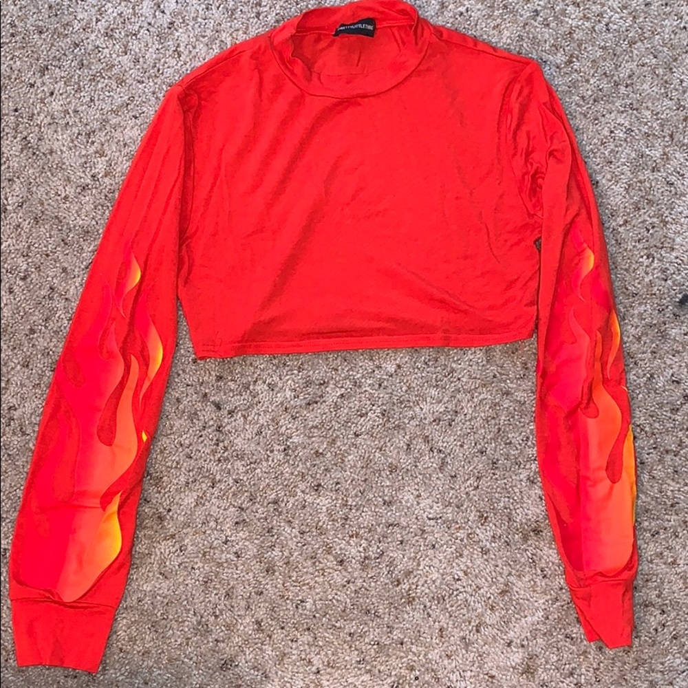 PRETTYLITTLETHING red long sleeve crop top